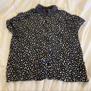 Divided Size 4 Black & White Cropped Button Up